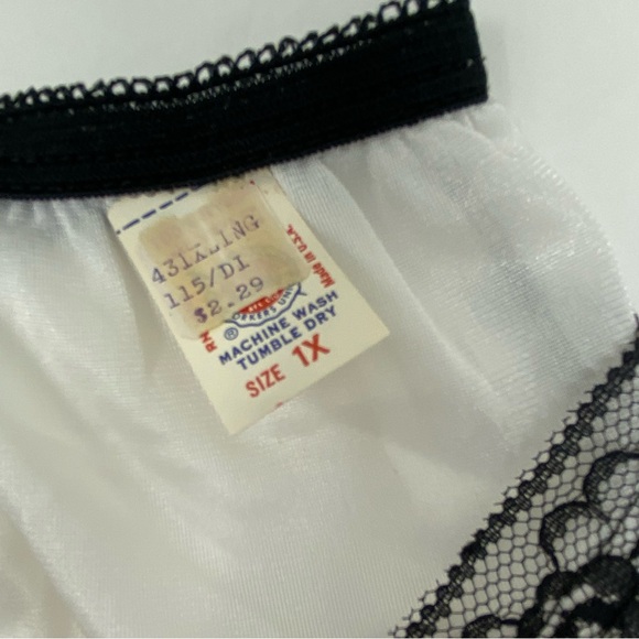 Vintage Union Made White Black Lace Trim Panties - Picture 2 of 7